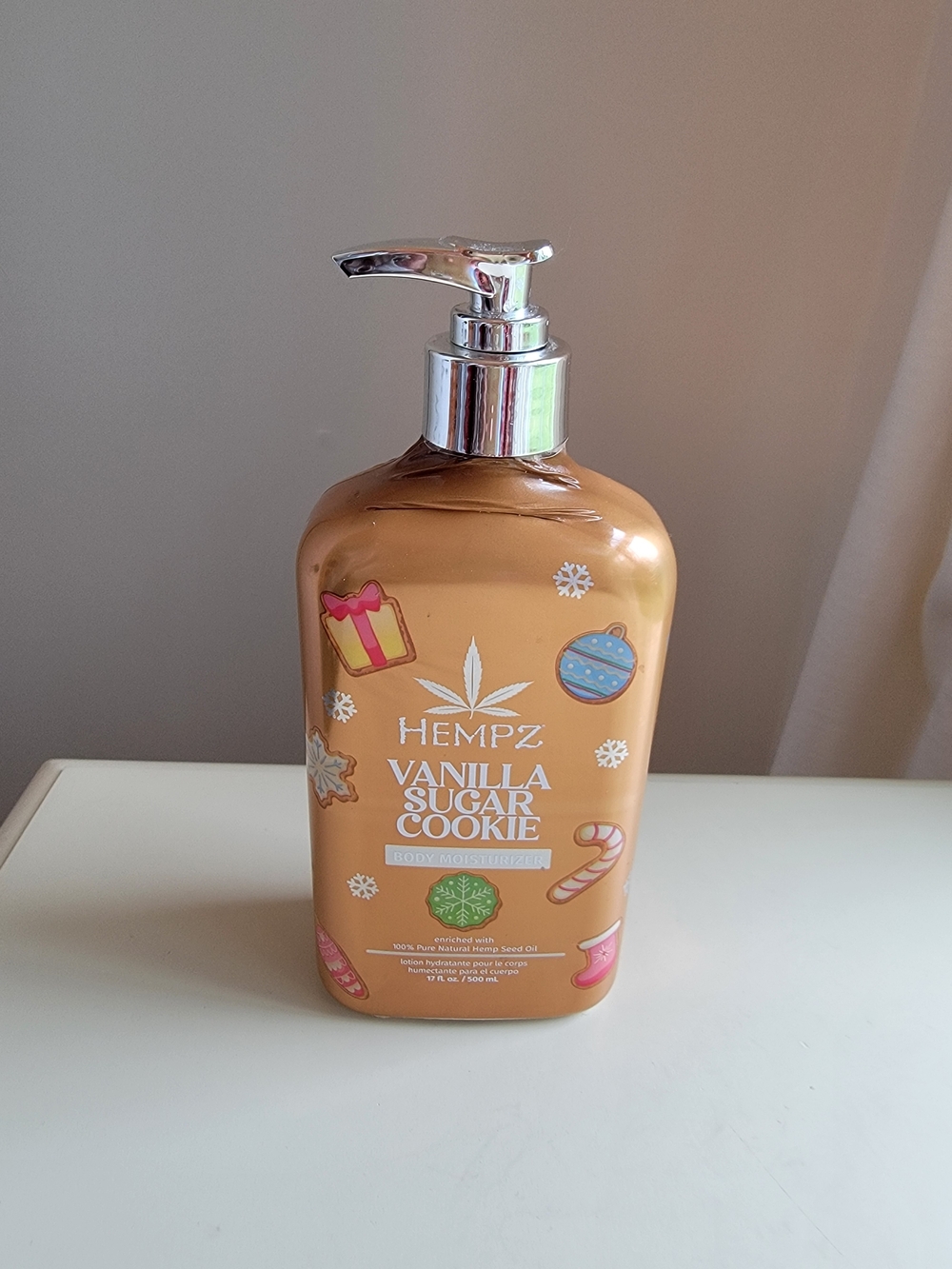 Hempz Vanilla Sugar Cookie Body Moisturizer - Gold Bottle